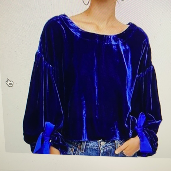 Free People cobalt blue velvet top. - Picture 4 of 10